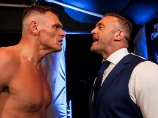 Gunther und Nick Aldis liefern sich einen Staredown im Backstagebereich