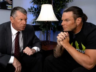 Vince McMahon unterhält sich mit einem nachdenklichen Jeff Hardy
