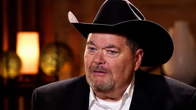 Jim Ross sieht sehr nachdenklich aus