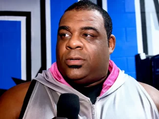 Keith Lee wird im Backstagebereich interviewt