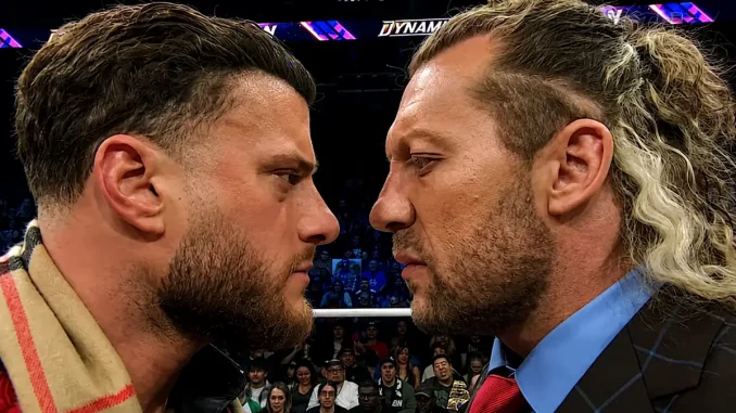 MJF und Kenny Omega stehen im Ring und liefern sich einen Staredown