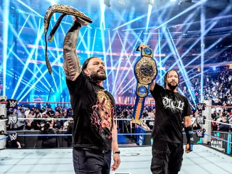 Roman Reigns und NBA Star Jales Brunson im WWE Ring