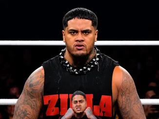 Zilla Fatu steht mit ernstem Blick im Ring und schaut direkt in die Kamera