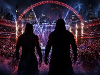 Zwei geheimnisvolle Wrestler-Silhouetten blicken in einem vollbesetzten Londoner Stadion auf den hell erleuchteten Ring, während Pyrotechnik, Rauch und die Skyline die Atmosphäre von AEW All In unterstreichen