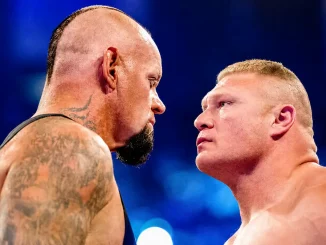 Brock Lesnar und Undertaker stehen im Ring und liefern sich einen Staredown