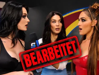 Das Bild zeigt Paige links, Cathy Kelley in der Mitte und Nikki Bella rechts während einer angespannten Backstage-Unterhaltung, über die groß der rote Stempel „BEARBEITET“ gelegt ist